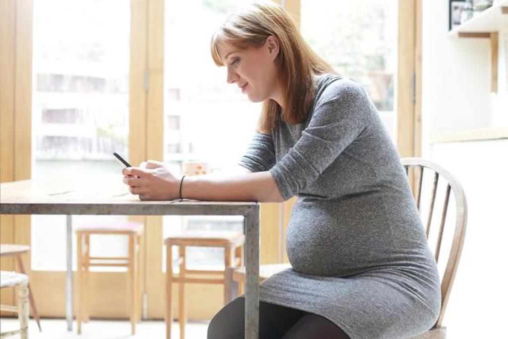 Mobile phone use in pregnancy may not affect kids' brains