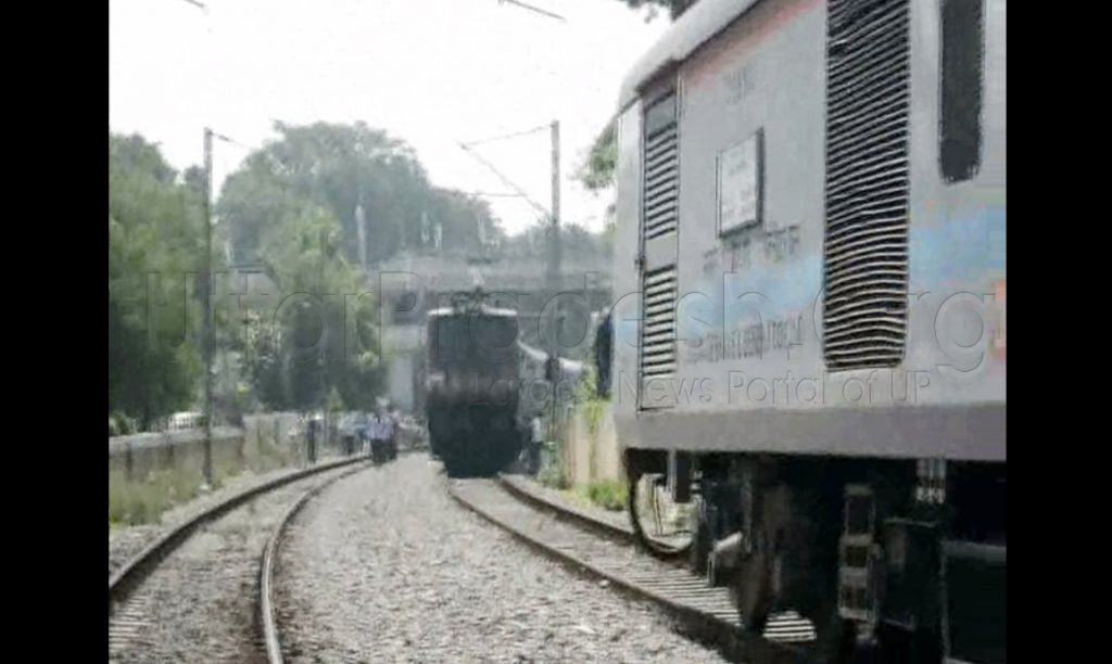 trains on same railway track