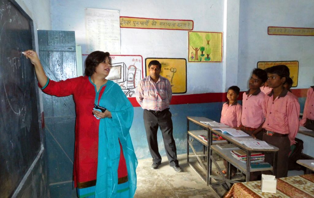 Hardoi DM Surprise inspection at primary school