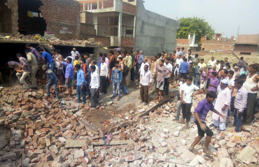 explosion fireworks in kanpur