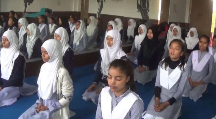 students taught Gayatri Mantra and om in Aligarh madrasa