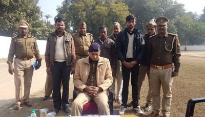 police arrested three smugglers with Rs 33 lakh smack