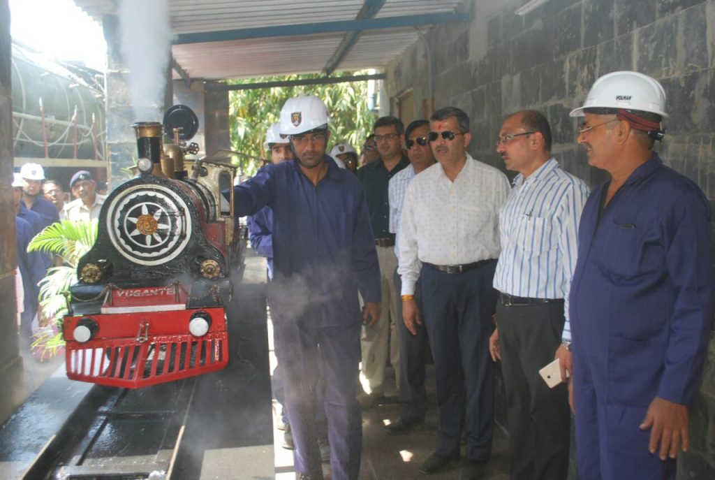 Ashwani Lohani visits mecca for steam locomotives-1