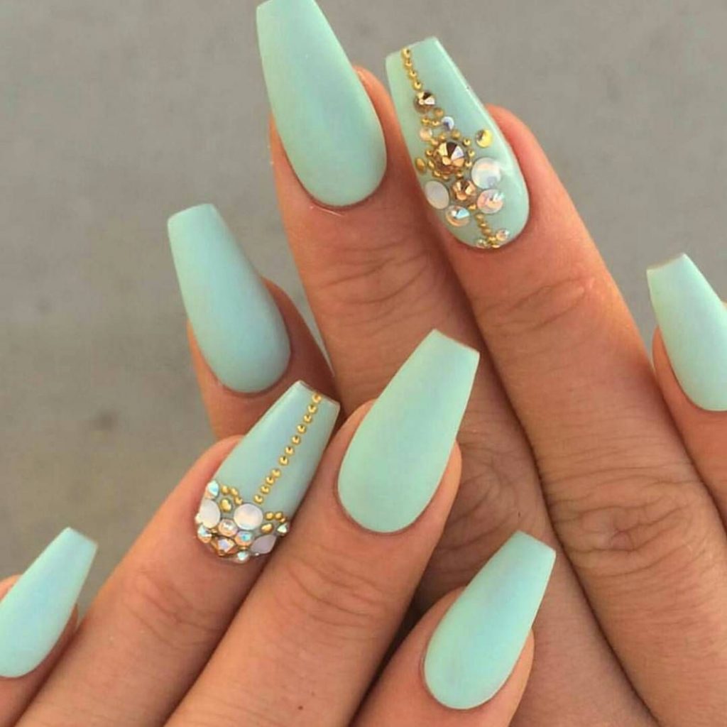 try quick and easy tips to get strong and shiny nails