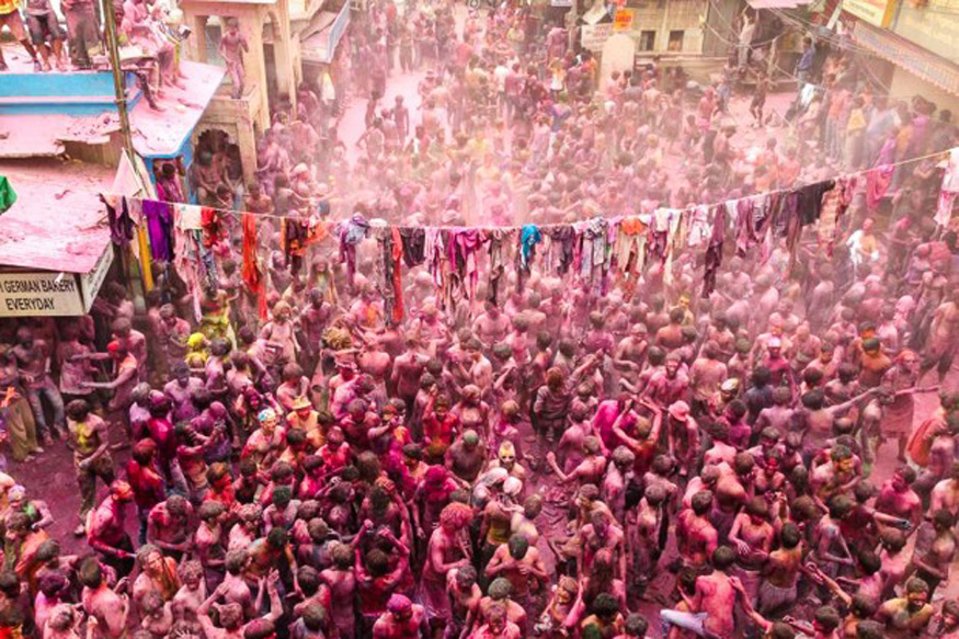 kapda faad holi