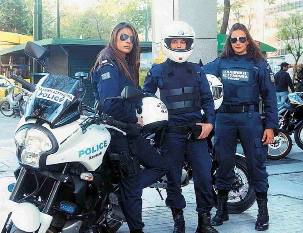 most beautiful female police officers