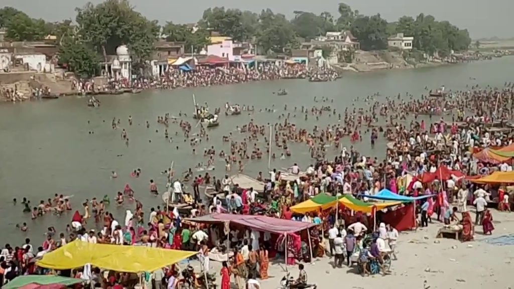 ganga-dussehra-festival-thousands-devotees-bath