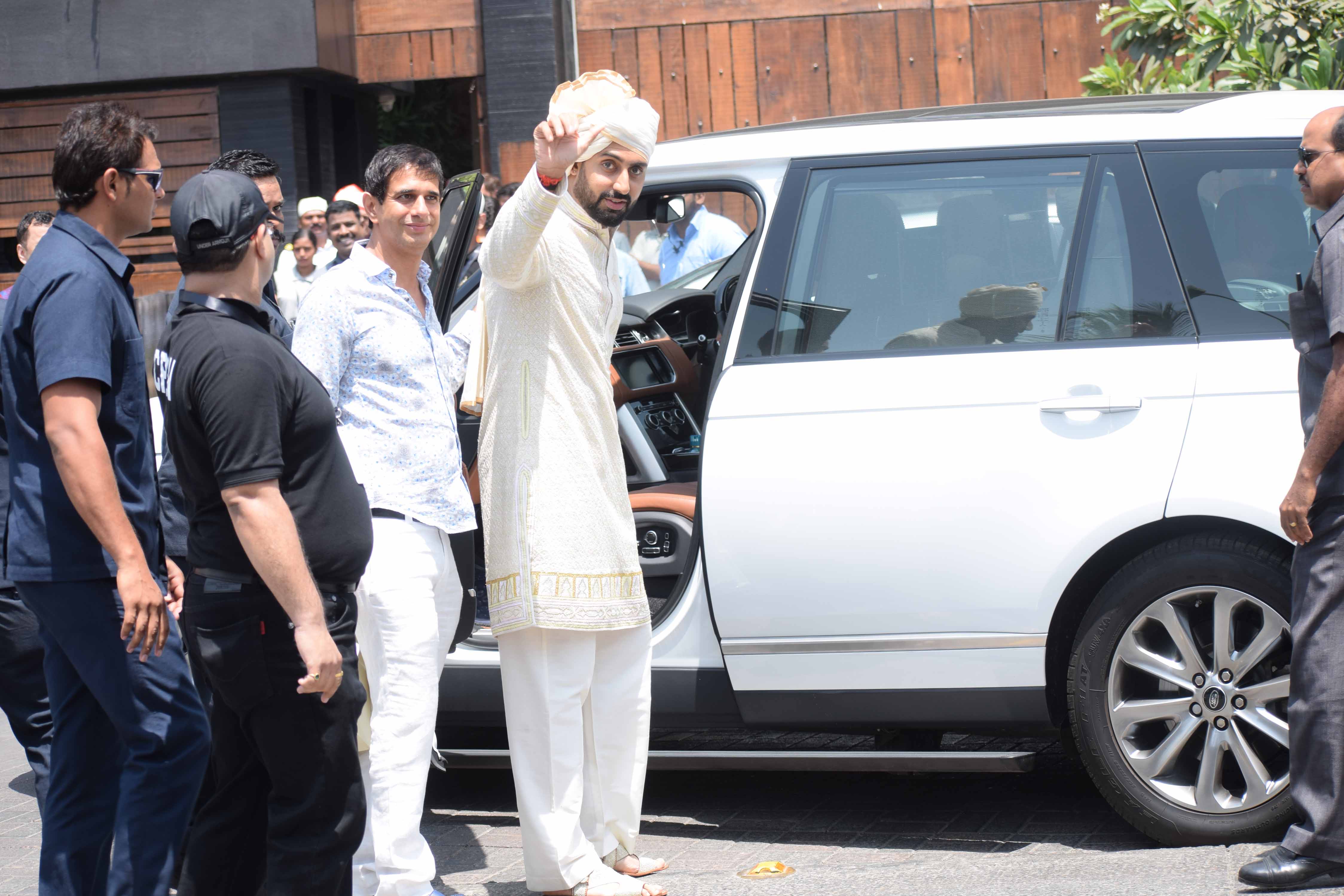 Sonam Kapoor ties the knot with Anand Ahuja: Pics