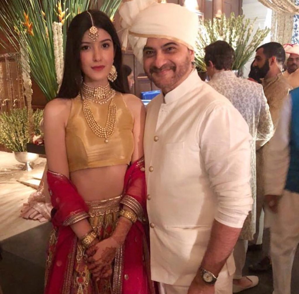 Sonam Kapoor ties the knot with Anand Ahuja: Pics