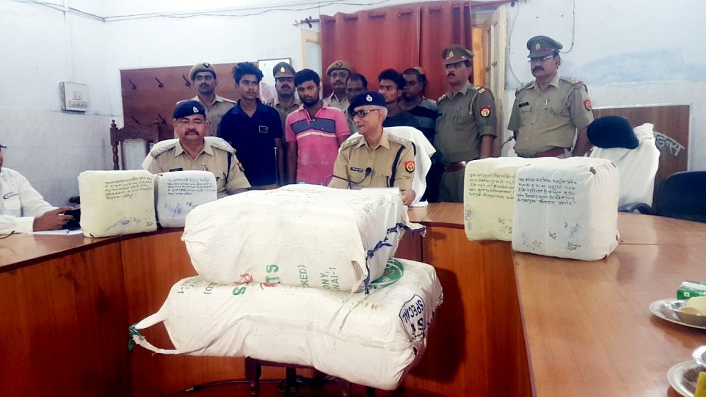 hardoi: 5 smugglers arrested with ganja of RS. 2.5 crore