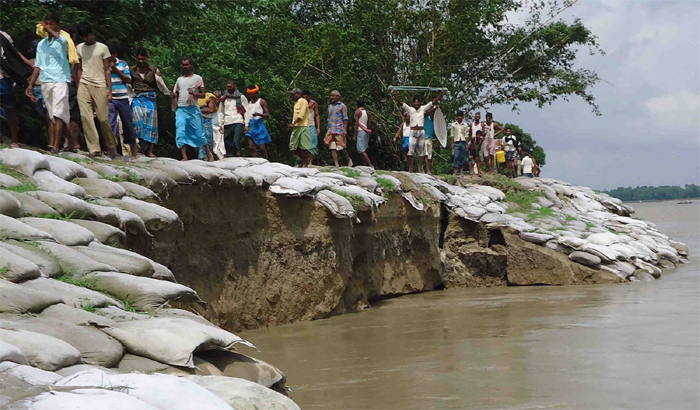 Administration alert against to combat floods in gonda