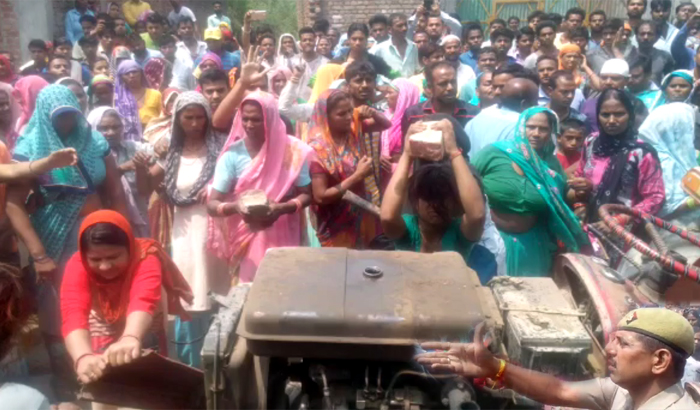 road accident two children die villagers protest at bijnor