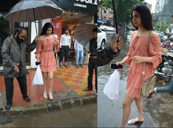 PHOTOS: Khushi Kapoor gets clicked at Bandra