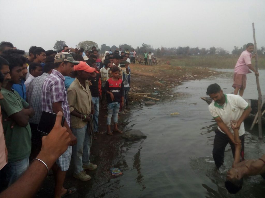 4 children died due drown in river sent body for postmortem