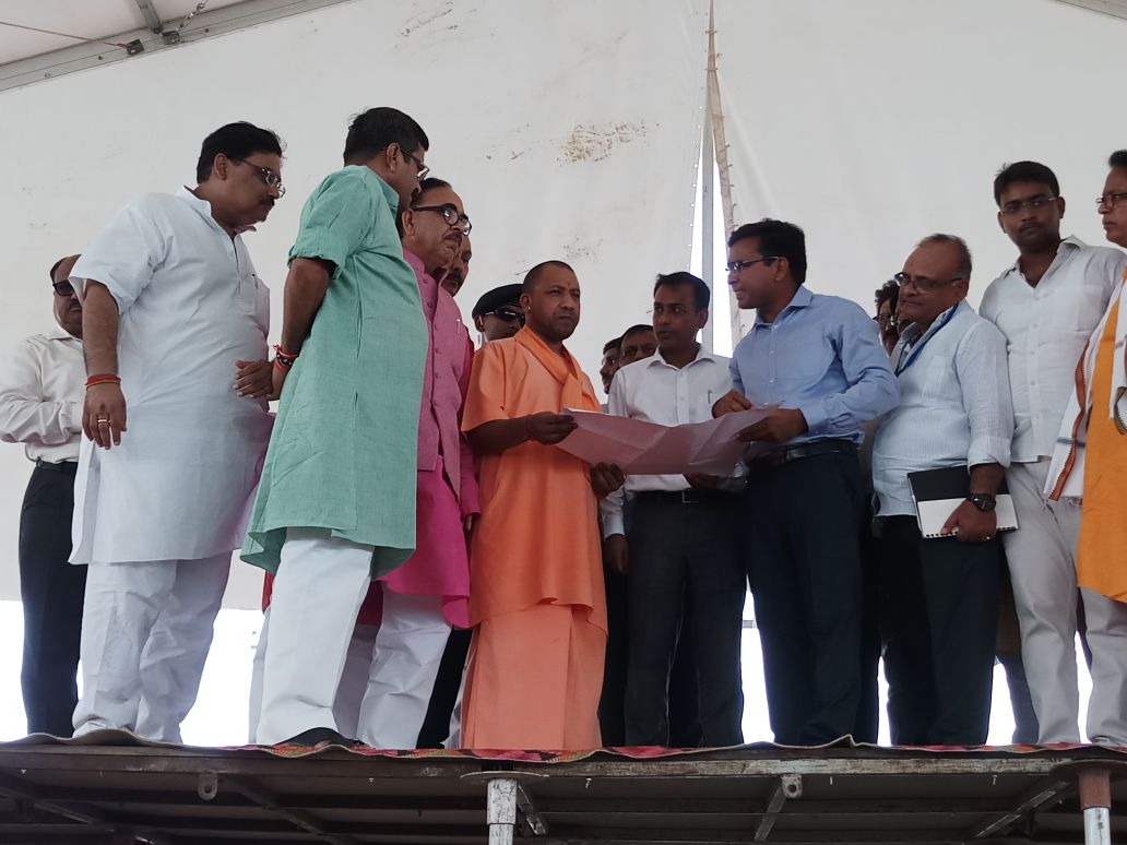 CM Yogi inspects PM modi program site in banaras