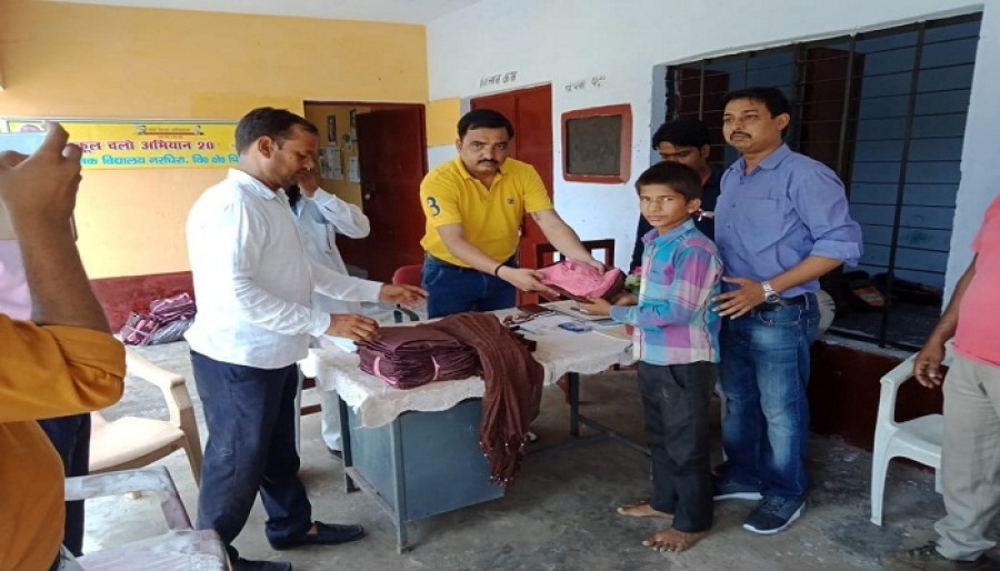 Free dress distributed to 40 children in primary school of Nardhira Village