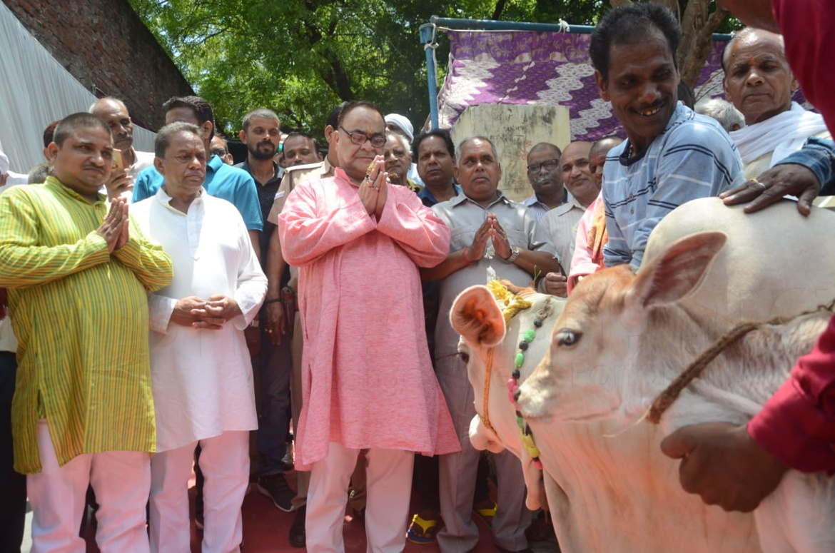 bjp-mlc-bukkal-nawab-donated-cow-on-radha-krishna-temple