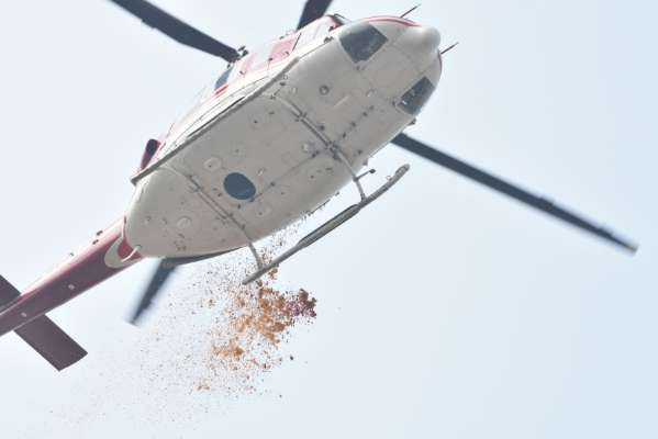 Police welcomed kanvadiyan by Pushpa Varsha From Helicopter