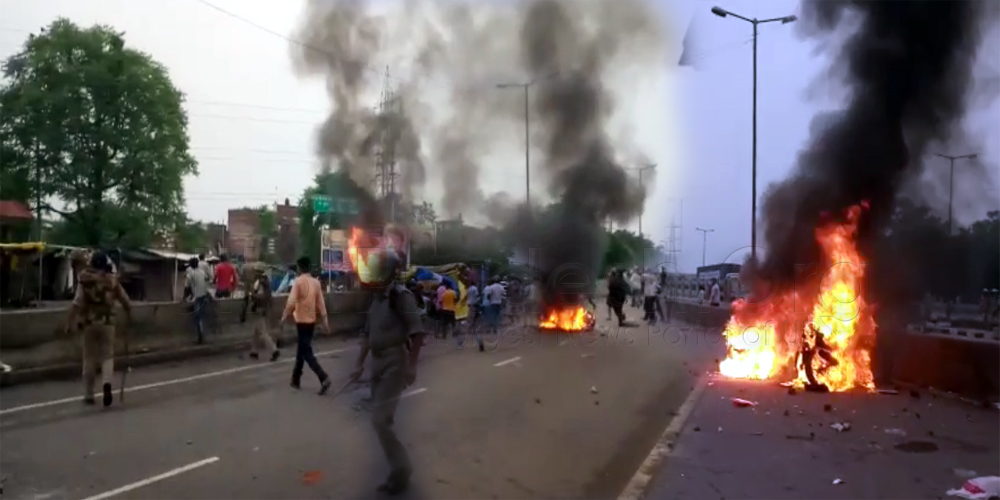 Kanpur Clash: Flood Victims Set fire to Police Vehicles Road Jam