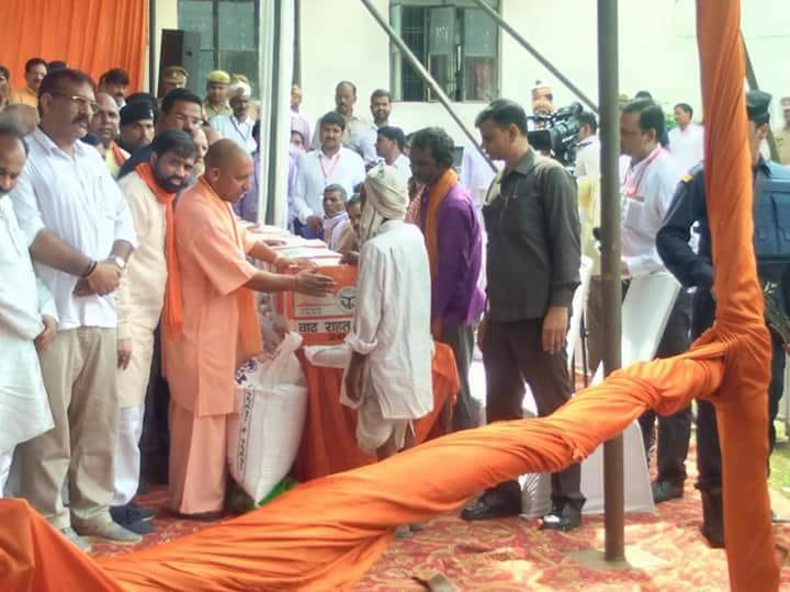 chief minister reached sitapur, met flood effected people