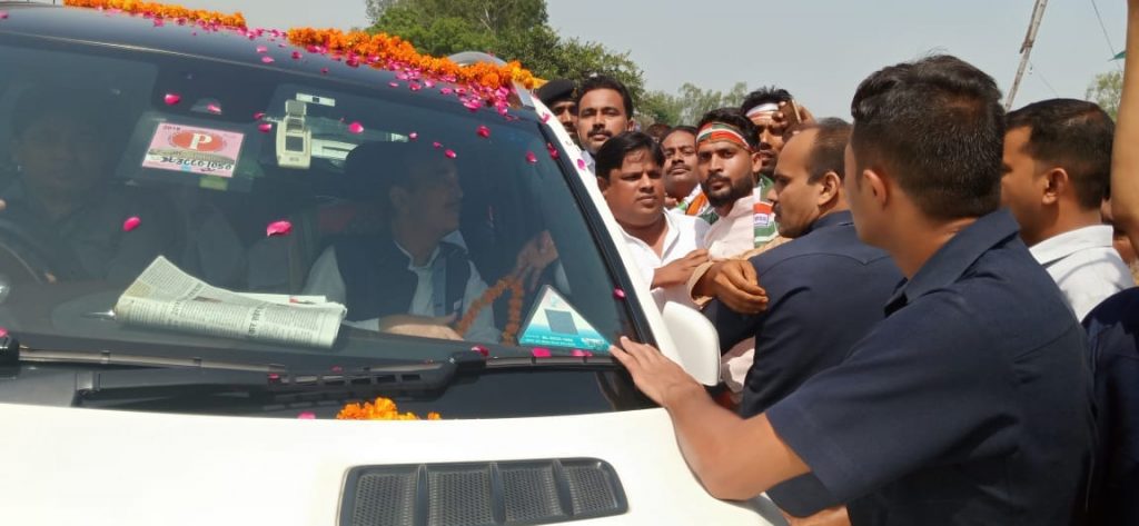 Congress leaders welcomed Ghulam Nabi Azad going to moradabad