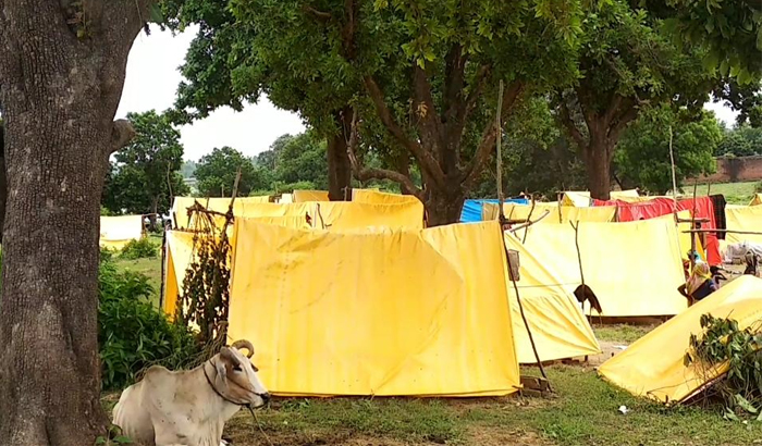 Fatehpur : the rural are getting homeless due to flood