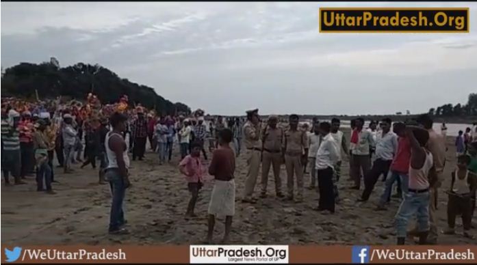 amethi-faizabad border boat drawn into gomti river 2 missing