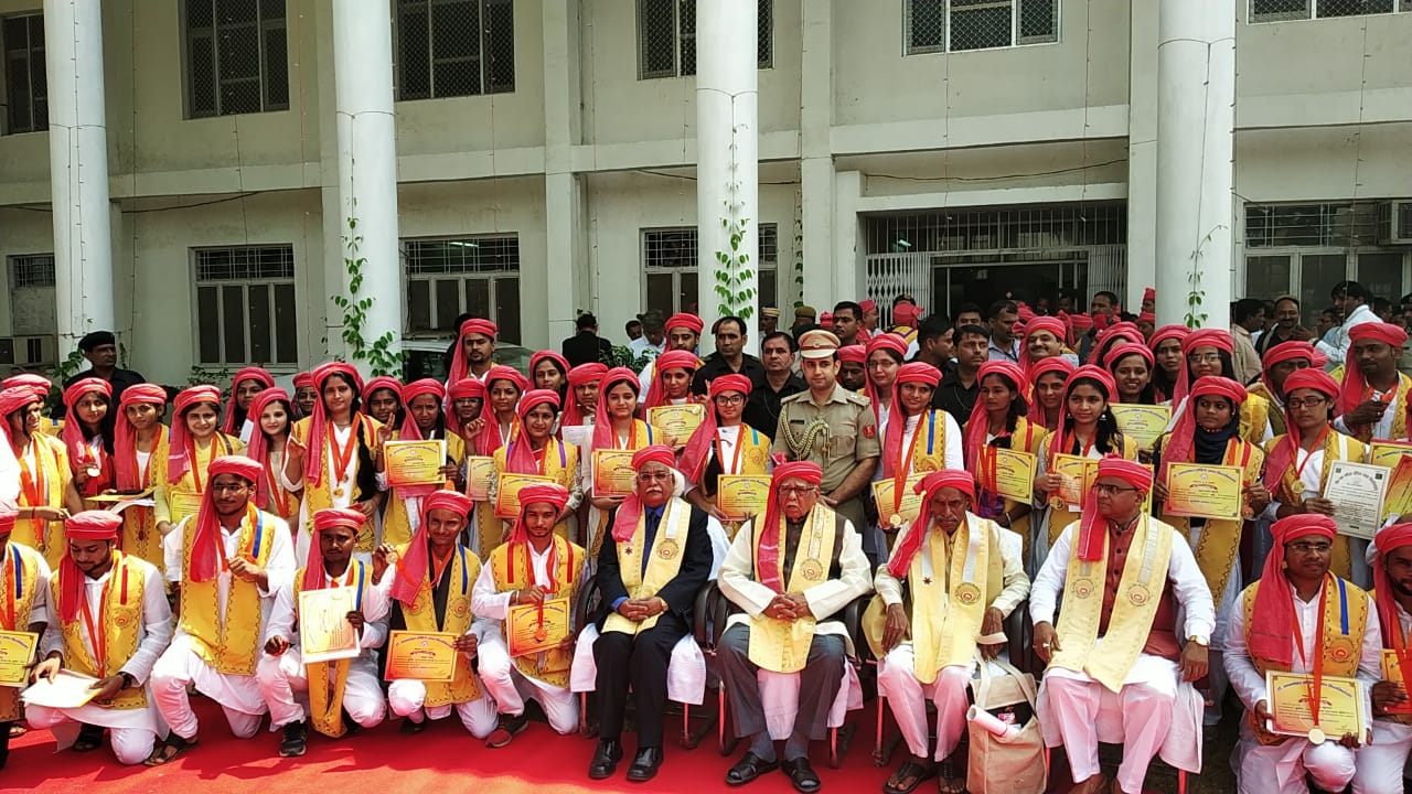 avadh university convocation 70 percent girls got gold medals