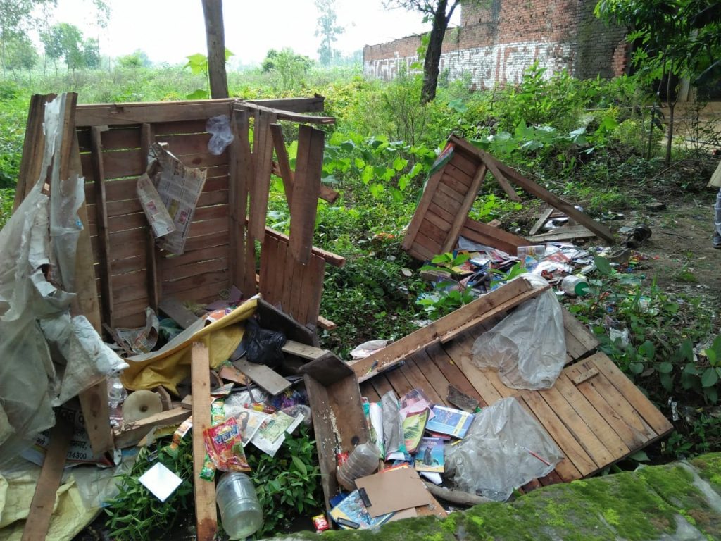 uncontrolled car collides with the shop whole shop destroyed