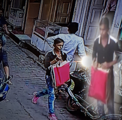 minor boy stole jewelry worth 20 lakh at jewellery shop