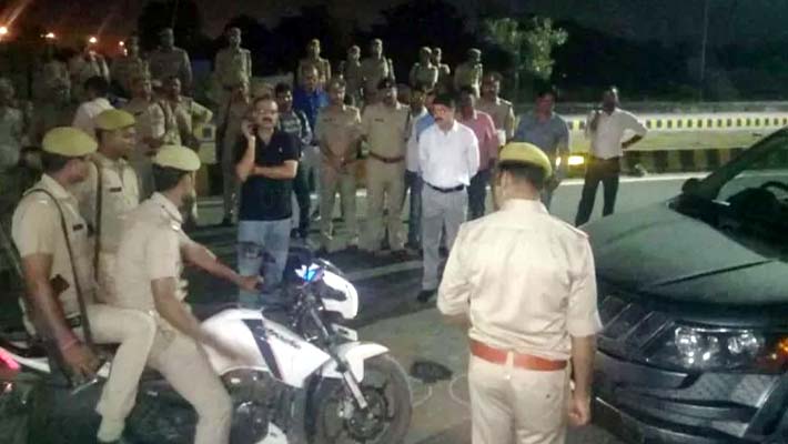 Crime Scene Recreation at Late Night of Vivek Tiwari Murder Case