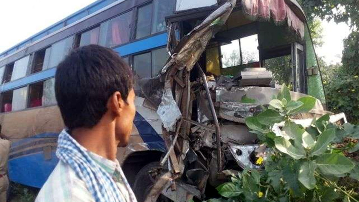 Driver Killed many Injured Double decker bus and DCM Collision In Hardoi