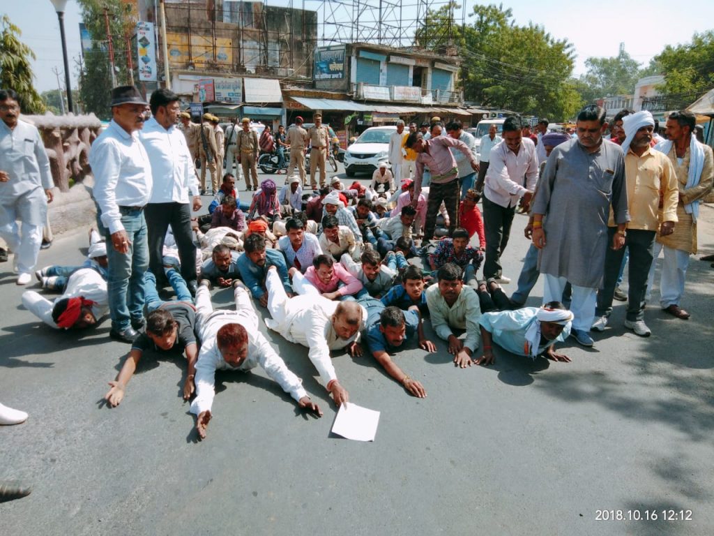 Farmers hunger strike 7 days giving memorandum to DM