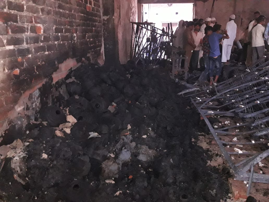 machinery burn fire brokeout at textile factory in meerut