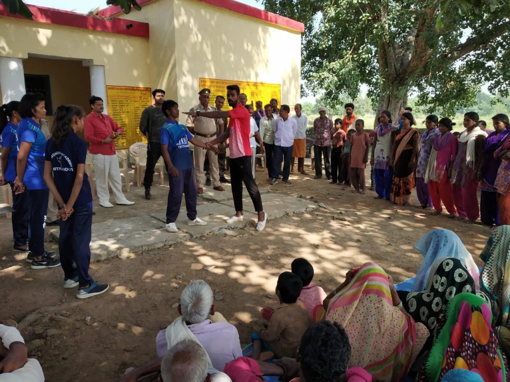 police taught self defense to villagers to save from Dacoits