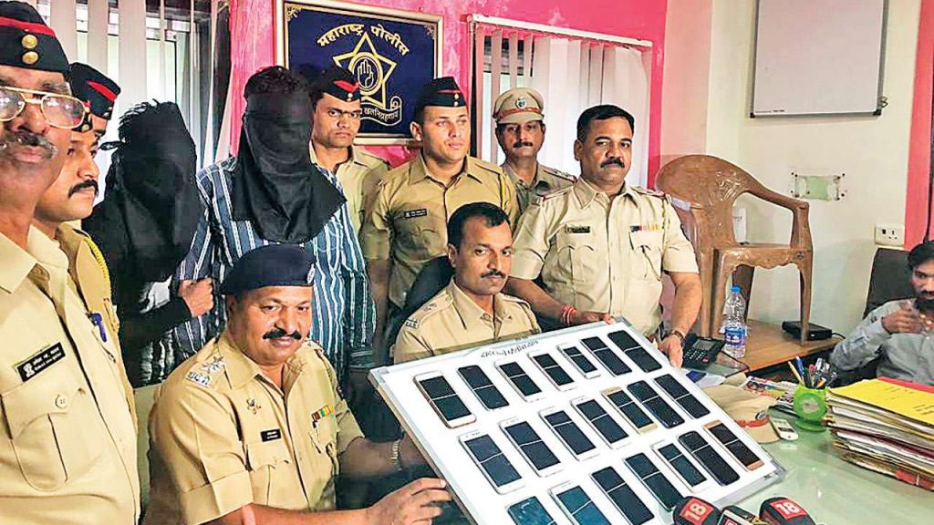 Jharkhand mobile thief gang arrested