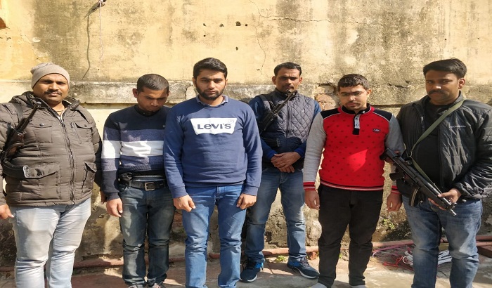 Agra Police arrested 03 gang members affecting police recruitment exam