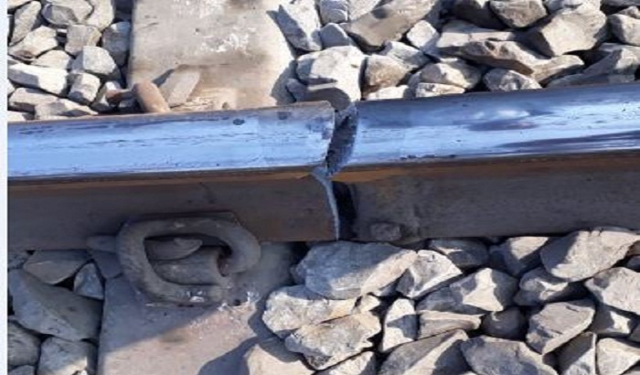 Sonbhadra: Railway tracks cracked