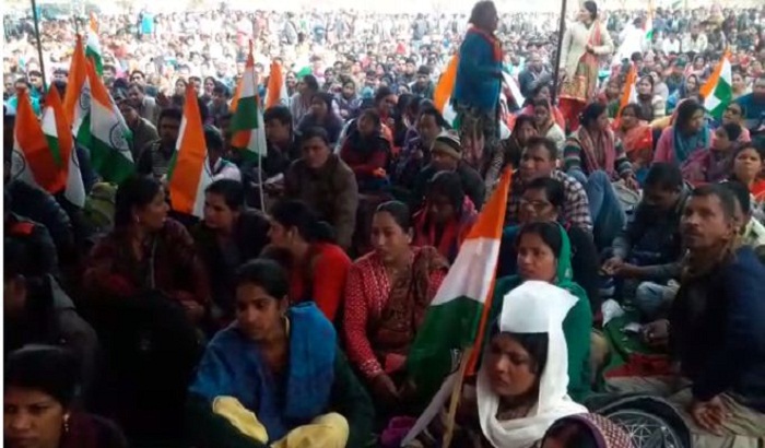 Lucknow: Education Friends Demonstrating