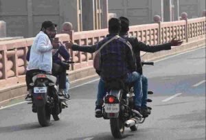 Youth putting life in risk by doing dangerous stunts even on new year 3