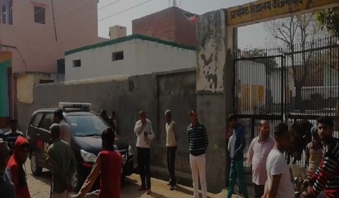 Then the stray animals were closed in the school in Meerut