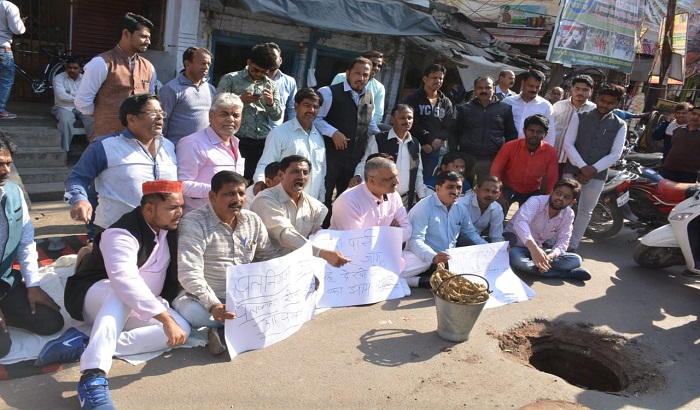 Amitabh Bajpai sitting on Strike MLA from Aryanagar Assembly