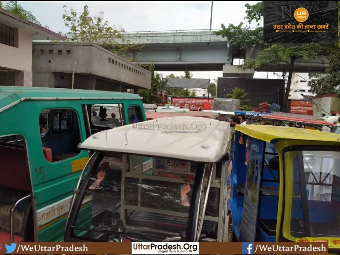 Battery rickshaw and auto-fined1