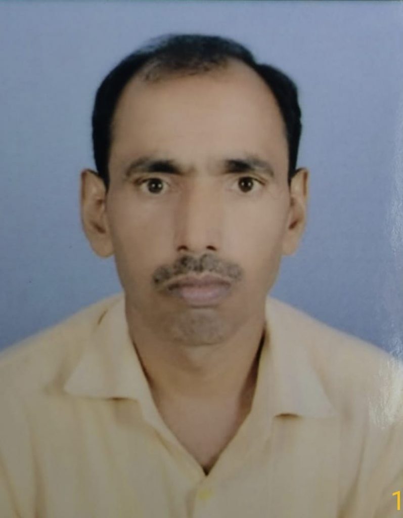 the-dead-body-of-sadar-sdms-arderly-rajesh-found