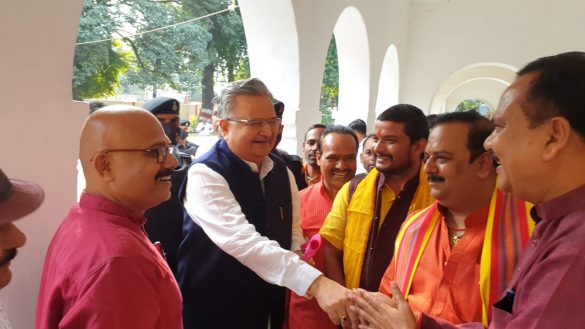 former-chhattisgarh-cm-yogi-adityanath-the-number-1-chief-minister