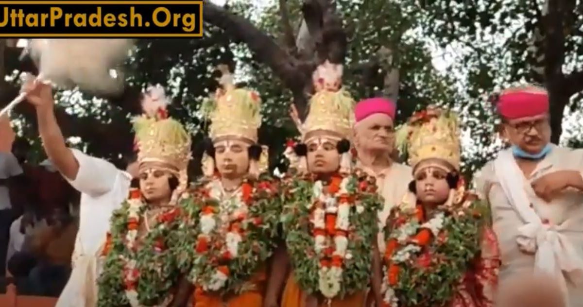 वाराणसी : लक्खा मेले में शुमार विश्व प्रसिद्ध नाटी इमली का भरत मिलाप परम्परागत तरीके से सम्पन्न