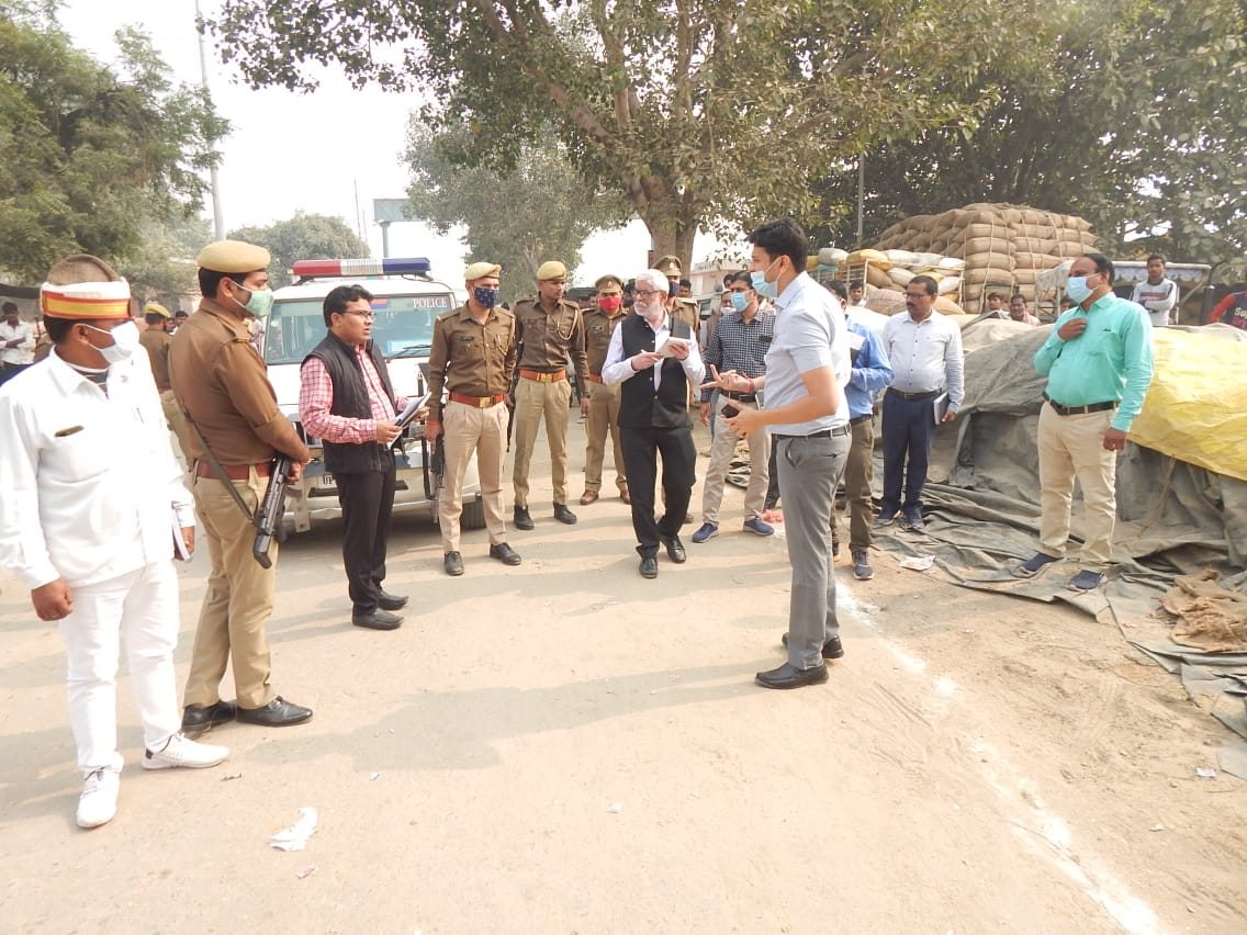 file-an-fir-against-those-who-do-not-remove-encroachment-from-mandi-hardoi