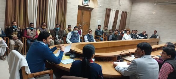 hardoi-meeting-held-under-the-chairmanship-of-dm-avinash-kumar