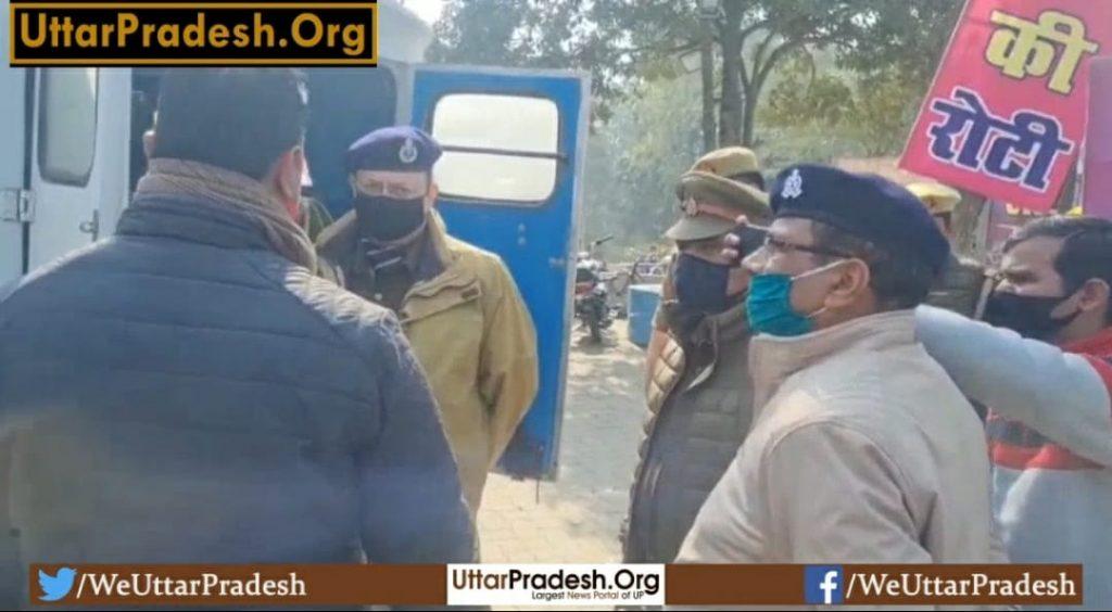 hardoi-the-dead-bodies-found-in-a-closed-car-in-pihani