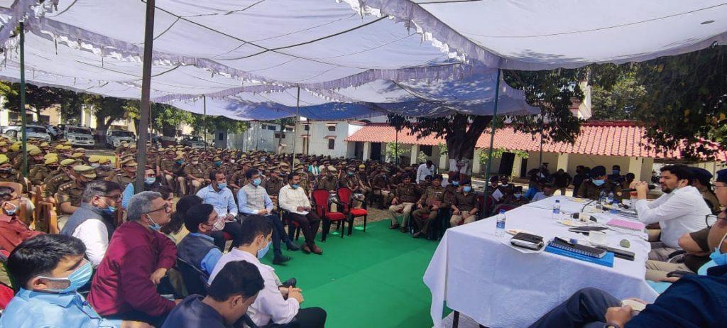 dm-avinash-kumar-sp-rajesh-dwivedi-briefed-about-the-counting-of-votes3